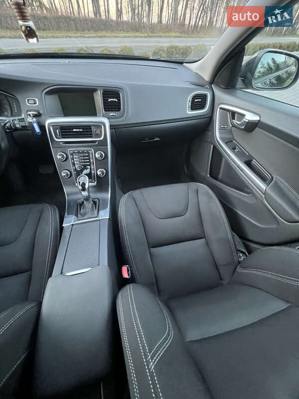 Универсал Volvo V60 2014 в Луцке