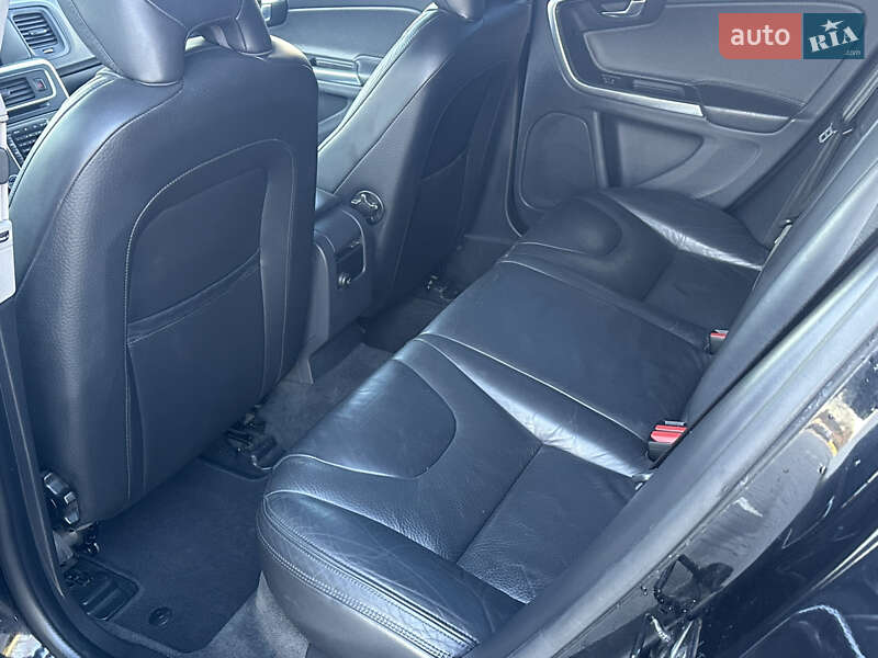 Универсал Volvo V60 2011 в Луцке