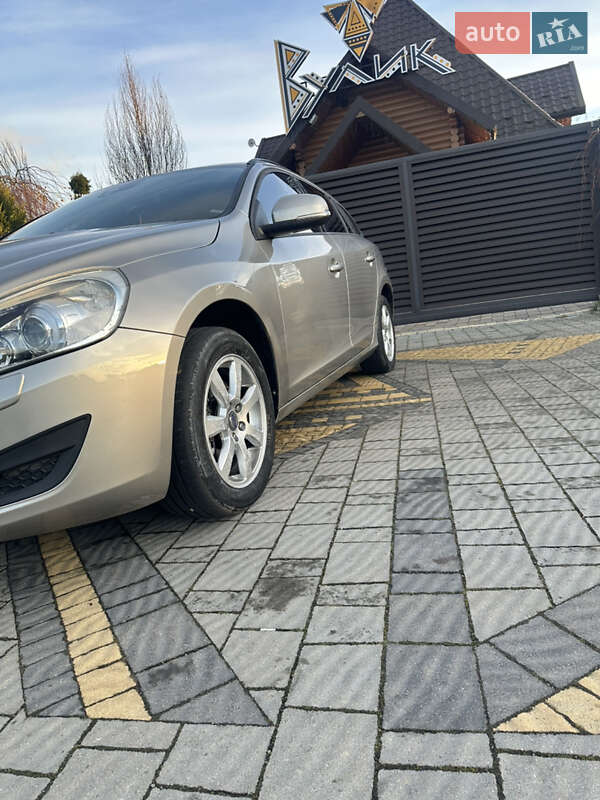 Универсал Volvo V60 2011 в Стрые фото 5 Универсал Volvo V60 2011 в Стрые