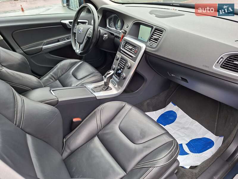 Универсал Volvo V60 2014 в Ровно фото 21 Универсал Volvo V60 2014 в Ровно