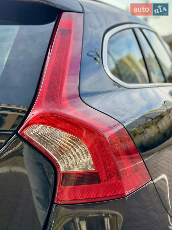 Универсал Volvo V60 2014 в Киеве
