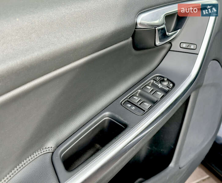 Универсал Volvo V60 2014 в Киеве