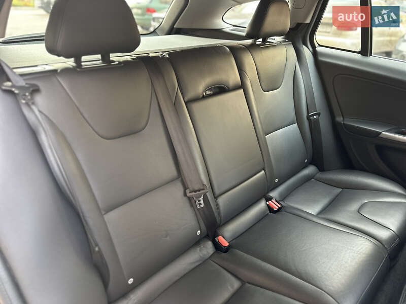 Универсал Volvo V60 2014 в Киеве