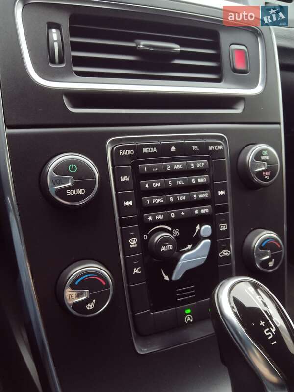 Универсал Volvo V60 2013 в Киеве фото 18 Универсал Volvo V60 2013 в Киеве