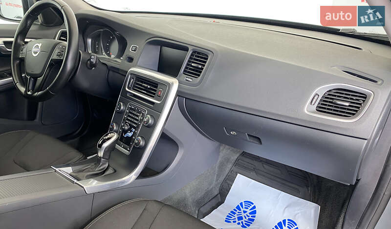 Универсал Volvo V60 2018 в Львове фото 17 Универсал Volvo V60 2018 в Львове