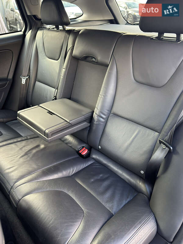 Універсал Volvo V60 2011 в Києві фото 36 Універсал Volvo V60 2011 в Києві