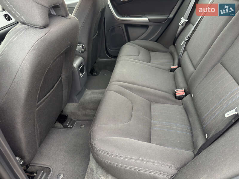 Универсал Volvo V60 2012 в Стрые фото 106 Универсал Volvo V60 2012 в Стрые