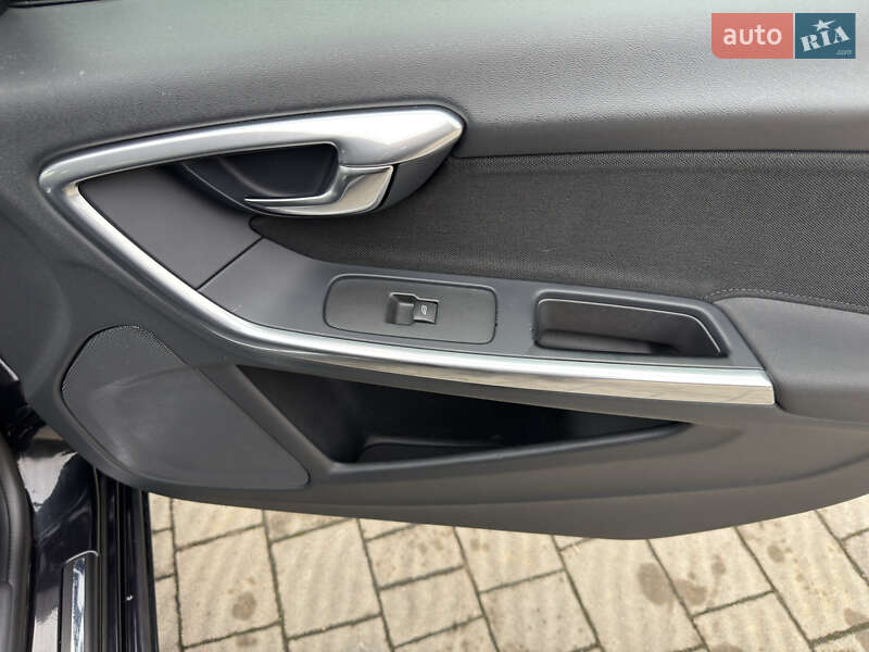 Универсал Volvo V60 2012 в Стрые фото 115 Универсал Volvo V60 2012 в Стрые