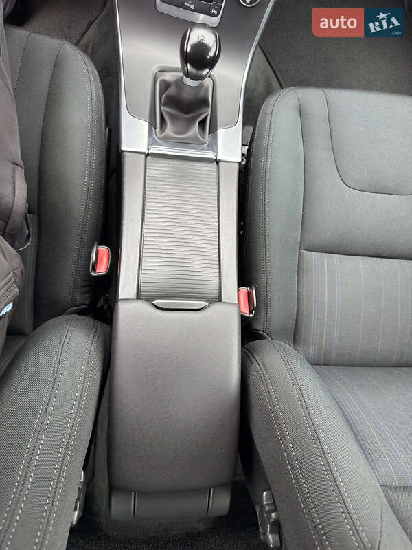 Универсал Volvo V60 2012 в Стрые фото 140 Универсал Volvo V60 2012 в Стрые
