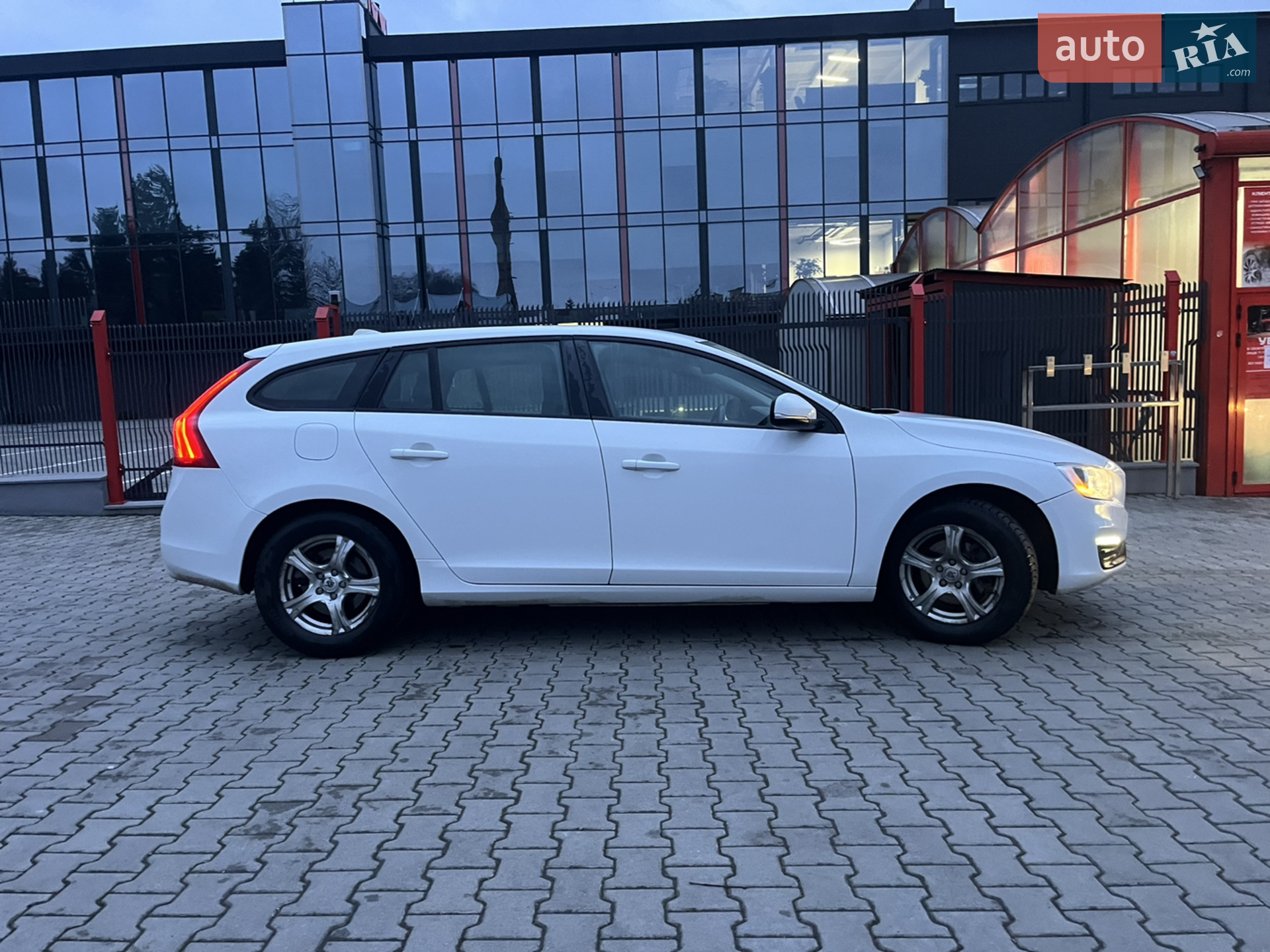 2014 Volvo V60 - мініатюра 5