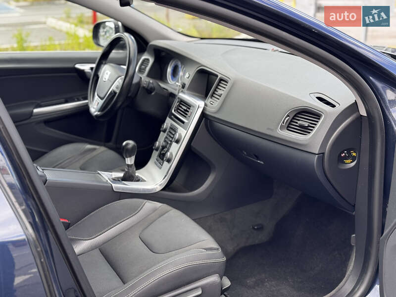Универсал Volvo V60 2012 в Киеве фото 11 Универсал Volvo V60 2012 в Киеве
