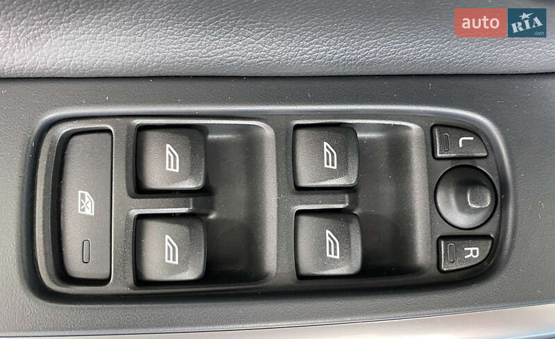 Универсал Volvo V60 2018 в Львове фото 21 Универсал Volvo V60 2018 в Львове