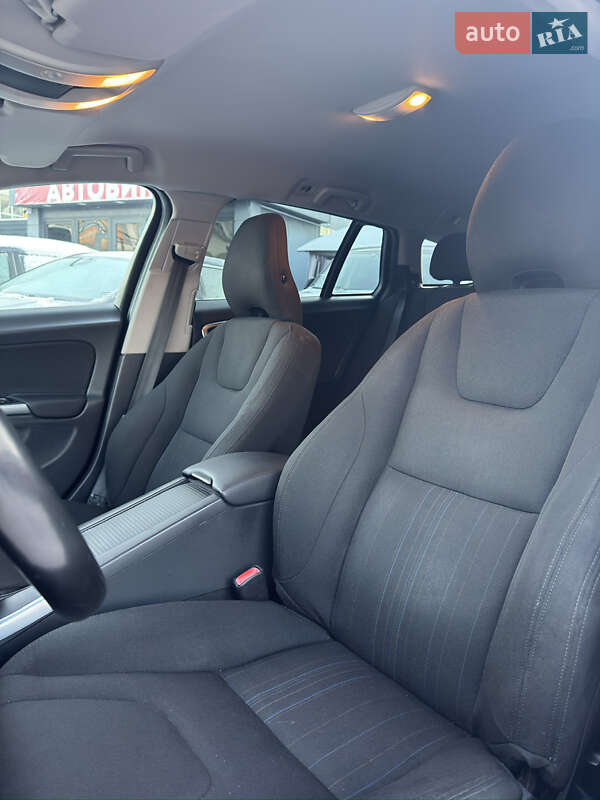 Универсал Volvo V60 2012 в Киеве