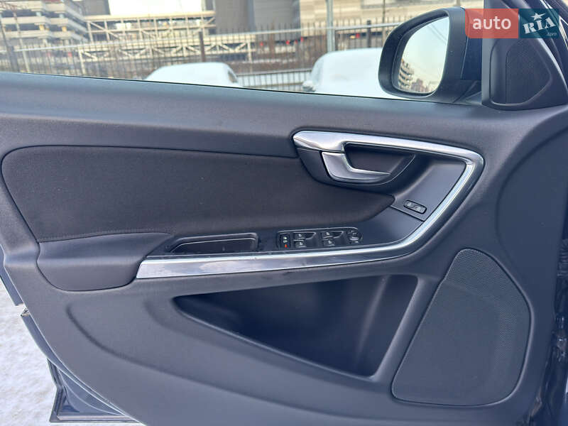 Универсал Volvo V60 2012 в Киеве