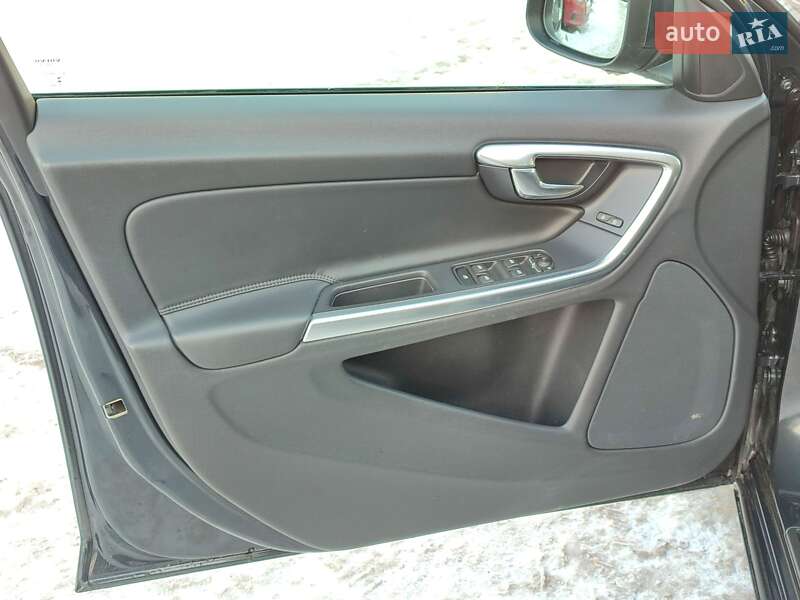 Универсал Volvo V60 2014 в Киеве