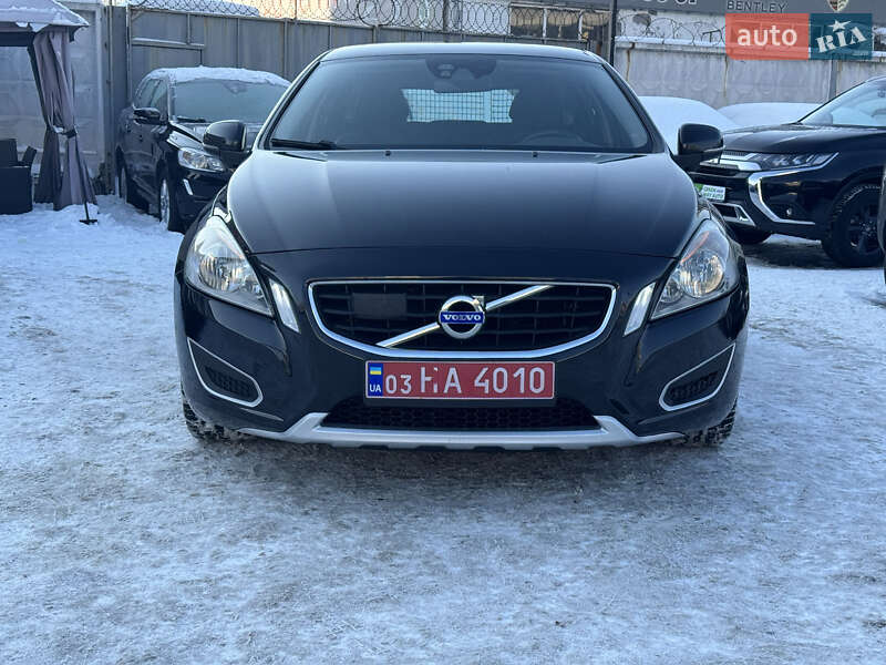 Универсал Volvo V60 2011 в Киеве