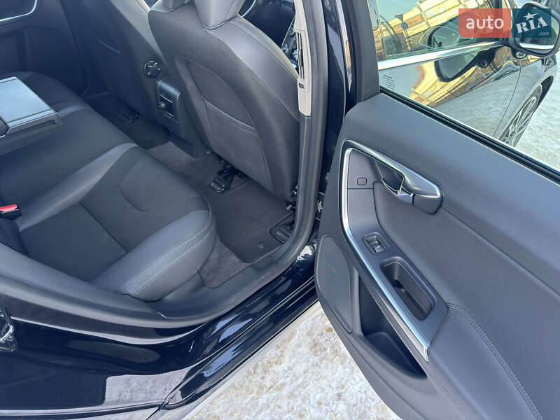 Универсал Volvo V60 2011 в Киеве