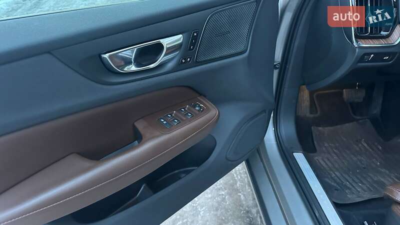 Универсал Volvo V60 2021 в Дубно