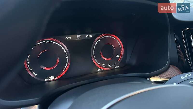 Универсал Volvo V60 2021 в Дубно