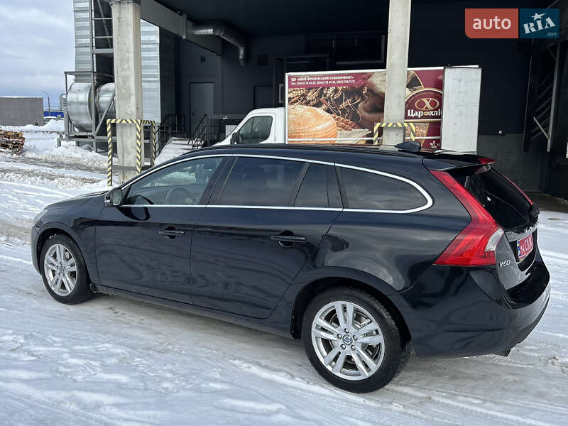 Универсал Volvo V60 2013 в Калуше