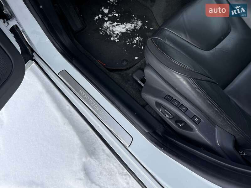 Универсал Volvo V60 2015 в Бродах фото 24 Универсал Volvo V60 2015 в Бродах