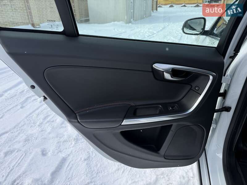 Универсал Volvo V60 2015 в Бродах фото 34 Универсал Volvo V60 2015 в Бродах