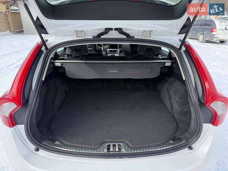 Универсал Volvo V60 2015 в Бродах фото 43 Универсал Volvo V60 2015 в Бродах