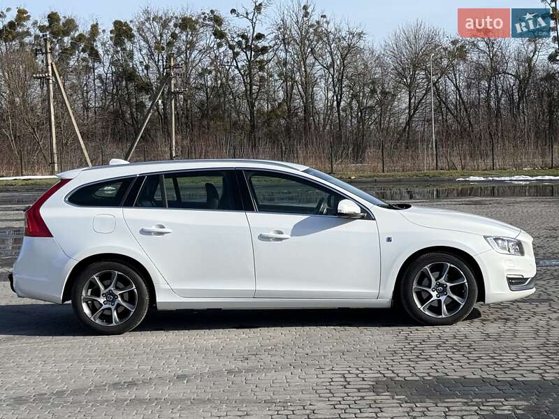 Универсал Volvo V60 2015 в Бродах фото 16 Универсал Volvo V60 2015 в Бродах