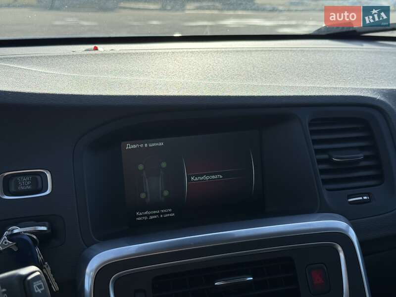 Универсал Volvo V60 2015 в Бродах фото 59 Универсал Volvo V60 2015 в Бродах