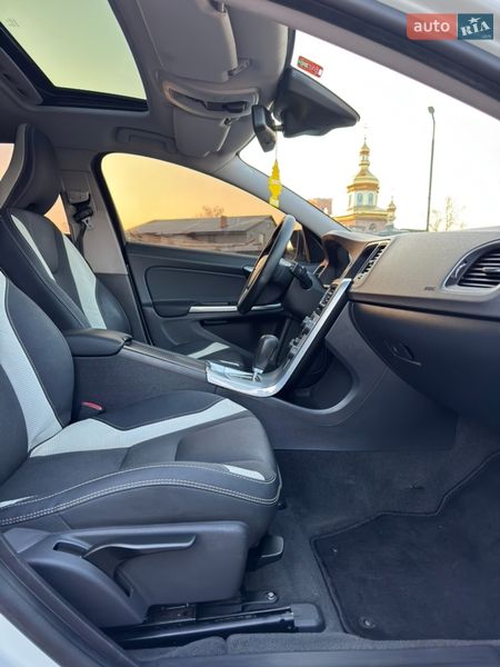 Универсал Volvo V60 2011 в Луцке