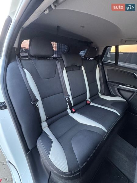 Универсал Volvo V60 2011 в Луцке