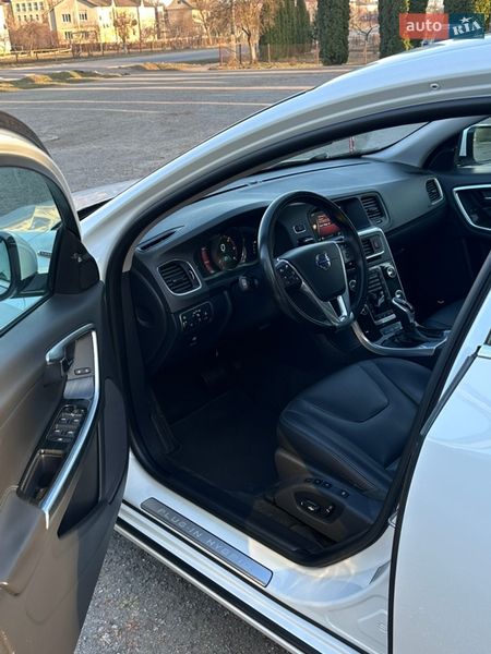 Універсал Volvo V60 2014 в Дубні