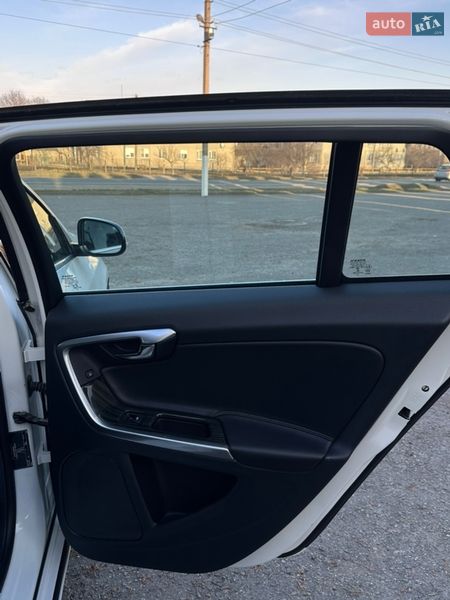 Універсал Volvo V60 2014 в Дубні