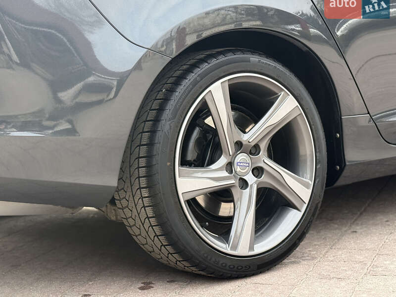 Універсал Volvo V60 2012 в Стрию