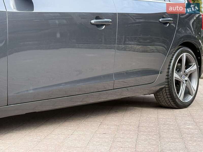 Універсал Volvo V60 2012 в Стрию