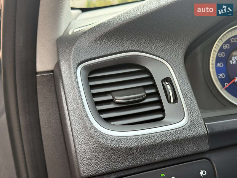 Універсал Volvo V60 2012 в Стрию