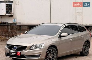 Универсал Volvo V60 2015 в Киеве