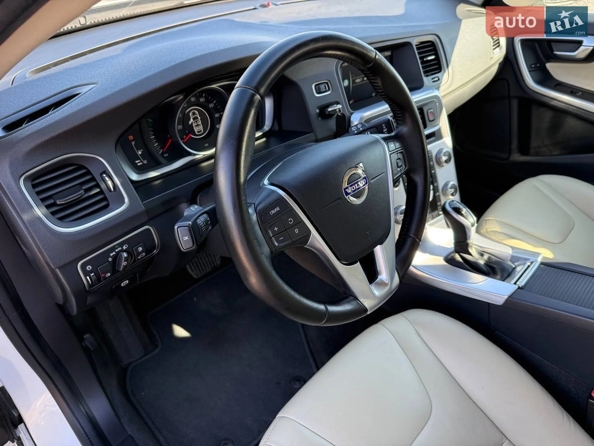 2017 Volvo V60 - мініатюра 26