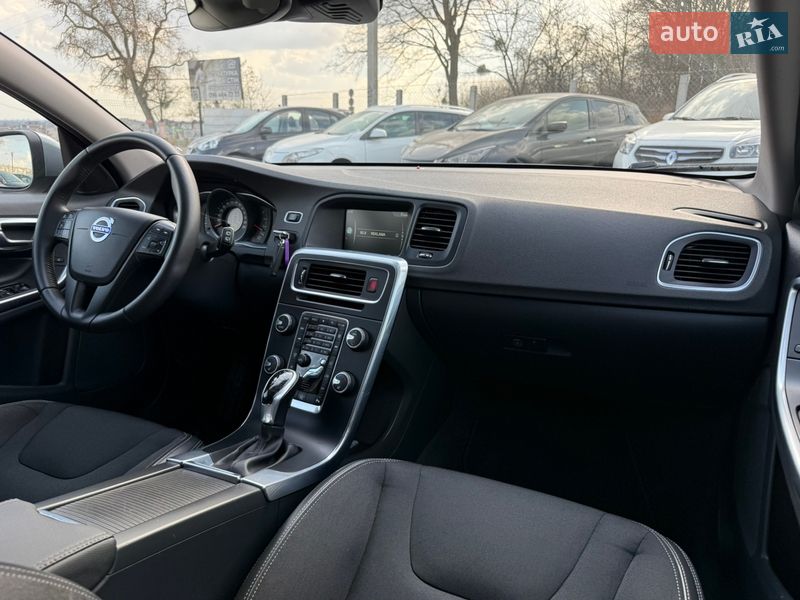 Универсал Volvo V60 2016 в Ровно