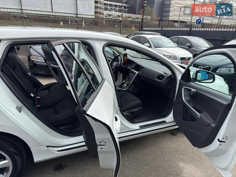 Универсал Volvo V60 2013 в Киеве фото 23 Универсал Volvo V60 2013 в Киеве
