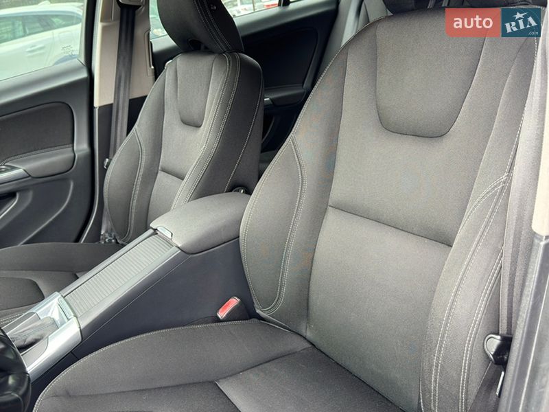 Универсал Volvo V60 2013 в Киеве фото 31 Универсал Volvo V60 2013 в Киеве