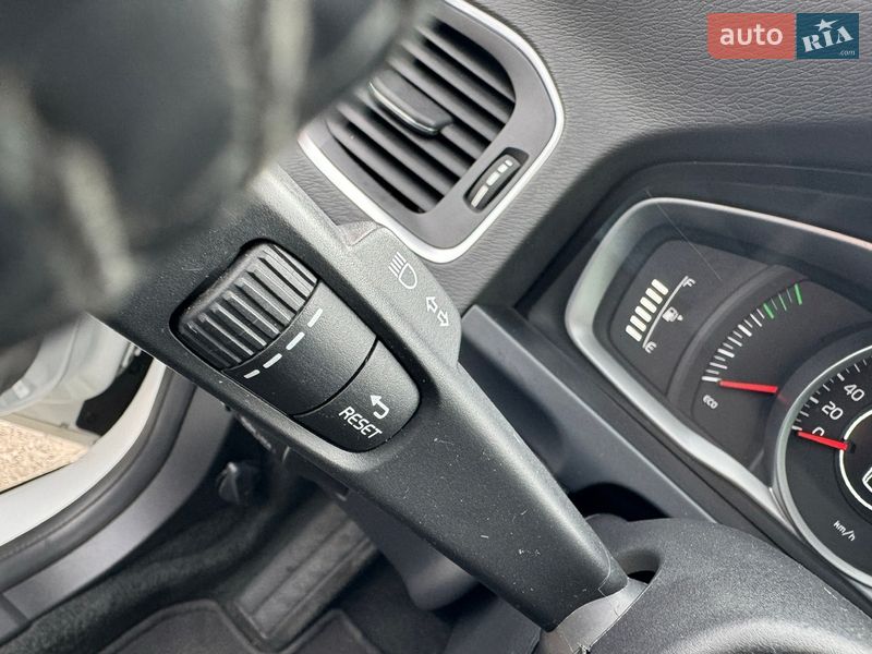 Универсал Volvo V60 2013 в Киеве фото 51 Универсал Volvo V60 2013 в Киеве