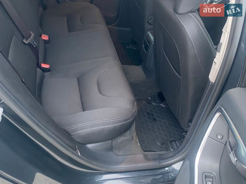 Универсал Volvo V60 2014 в Косове