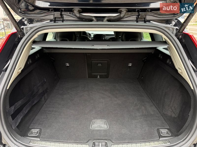 Универсал Volvo V60 2020 в Тернополе фото 86 Универсал Volvo V60 2020 в Тернополе