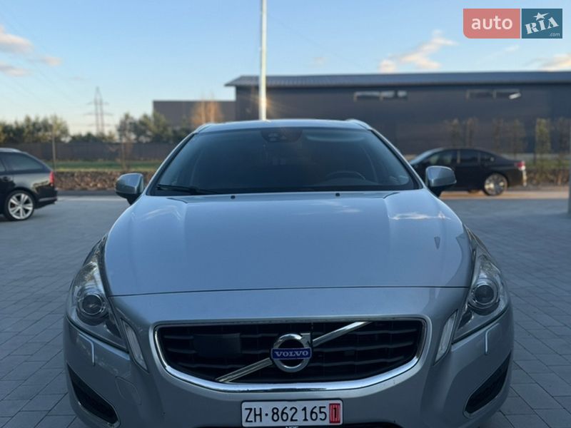 Універсал Volvo V60 2013 в Луцьку