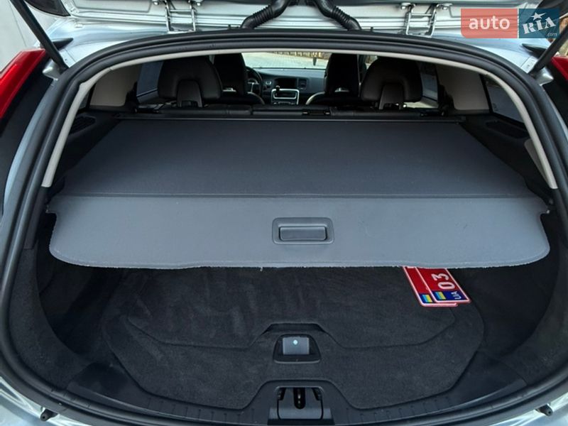 Універсал Volvo V60 2013 в Луцьку