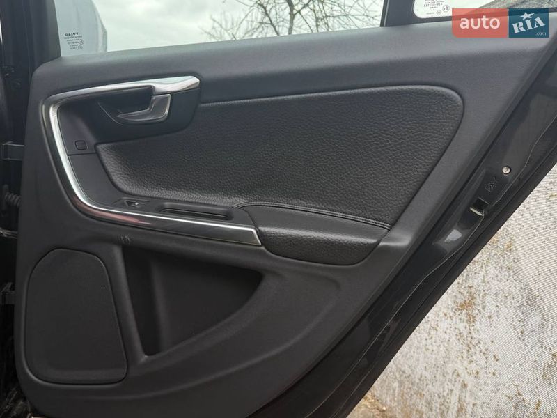 Універсал Volvo V60 2012 в Вараші