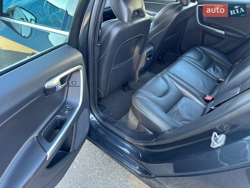 Універсал Volvo V60 2014 в Києві
