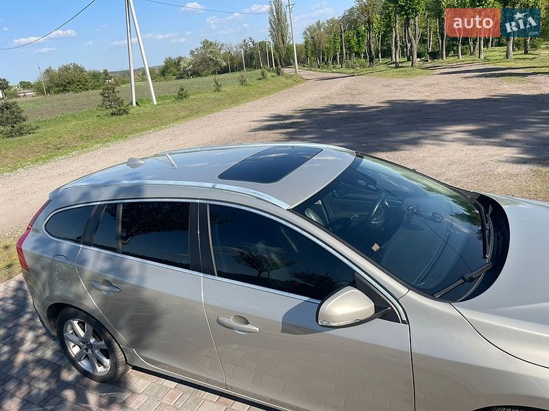 Универсал Volvo V60 2016 в Смеле