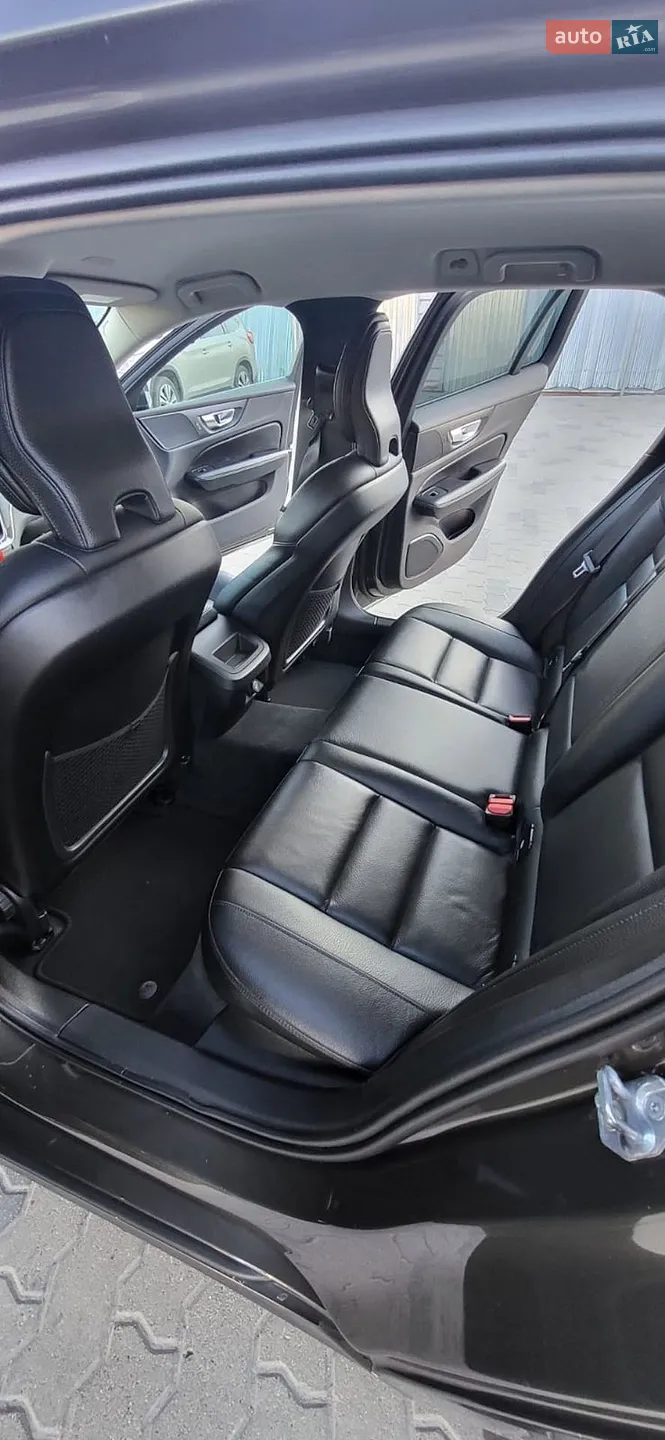 2018 Volvo V60 - мініатюра 10